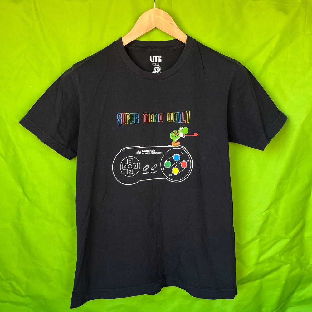 Uniqlo UT‎ Nintendo Super Mario World Yoshi Super Famicom Black SNES Tee Small